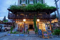 Nomad Pokhara Hotel - جاكوزي