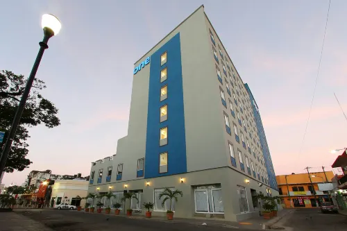 One Villahermosa Centro - 3-Star