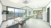 Yeosu Fisterra Spa Poolvilla - ที่มีสปา