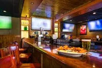 DoubleTree by Hilton Laurel - bars