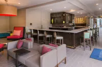 Hilton Garden Inn Bristol - bar