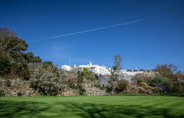 Cliffden Hotel