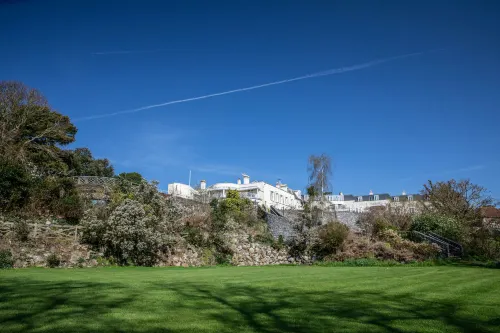 Cliffden Hotel - parking