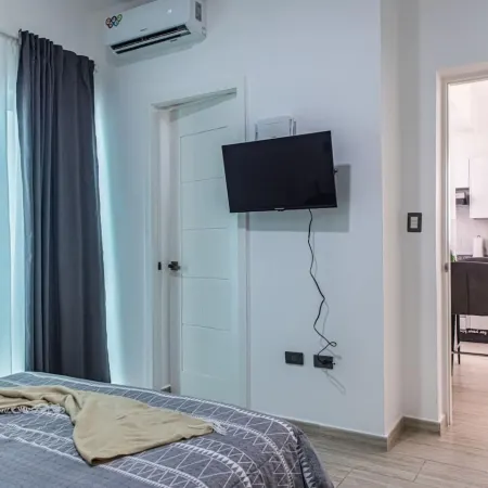 Cozy 1BR 1 Min Walk to Beach Pool BBQ Area