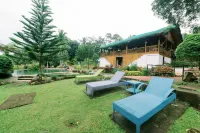 Samkara Restaurant and Garden Resort - Pools