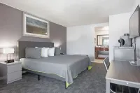 R Nite Star Inn and Suites -Home of the Cowboys & Rangers - 3-Star