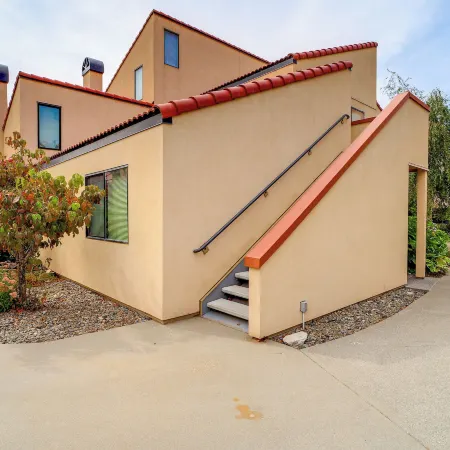 Waterfront Resort Condo w/ Scenic Views in Chelan!