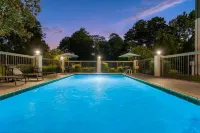 La Quinta Inn & Suites by Wyndham Jackson Airport - Swimmingpools