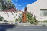Walk to University & 4th Ave: Tucson Studio - Condos