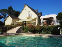 La Bruyère-Maison d'hôtes-Piscine - Homestays