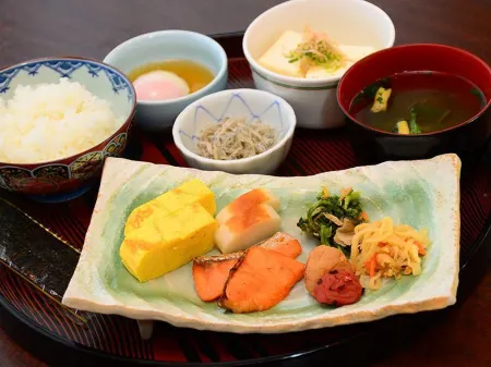 Hotel Sanrakuso Отели рядом с Аэропорт Ширахама