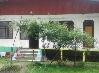 Alamdar Guest House