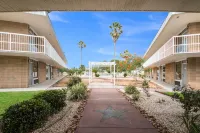 Sky Palace Inn & Suites by Jasper Beeville