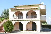 Apartment in Villa (Near the Sea)