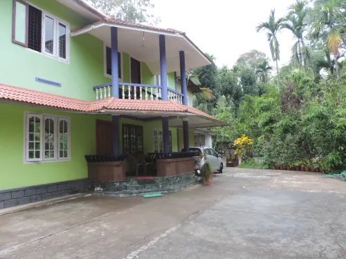 Enjoy the Real "Wayanad Village Home stay" Experience. - 民宿 (B&B)