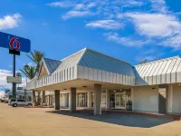 Motel 6 Tucson, AZ- Downtown Hotels near The University of Arizona