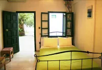 Marianna Apartments