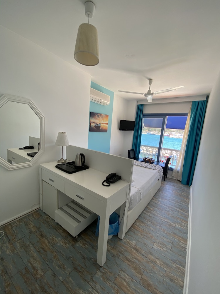 Larimar Boutique Hotel