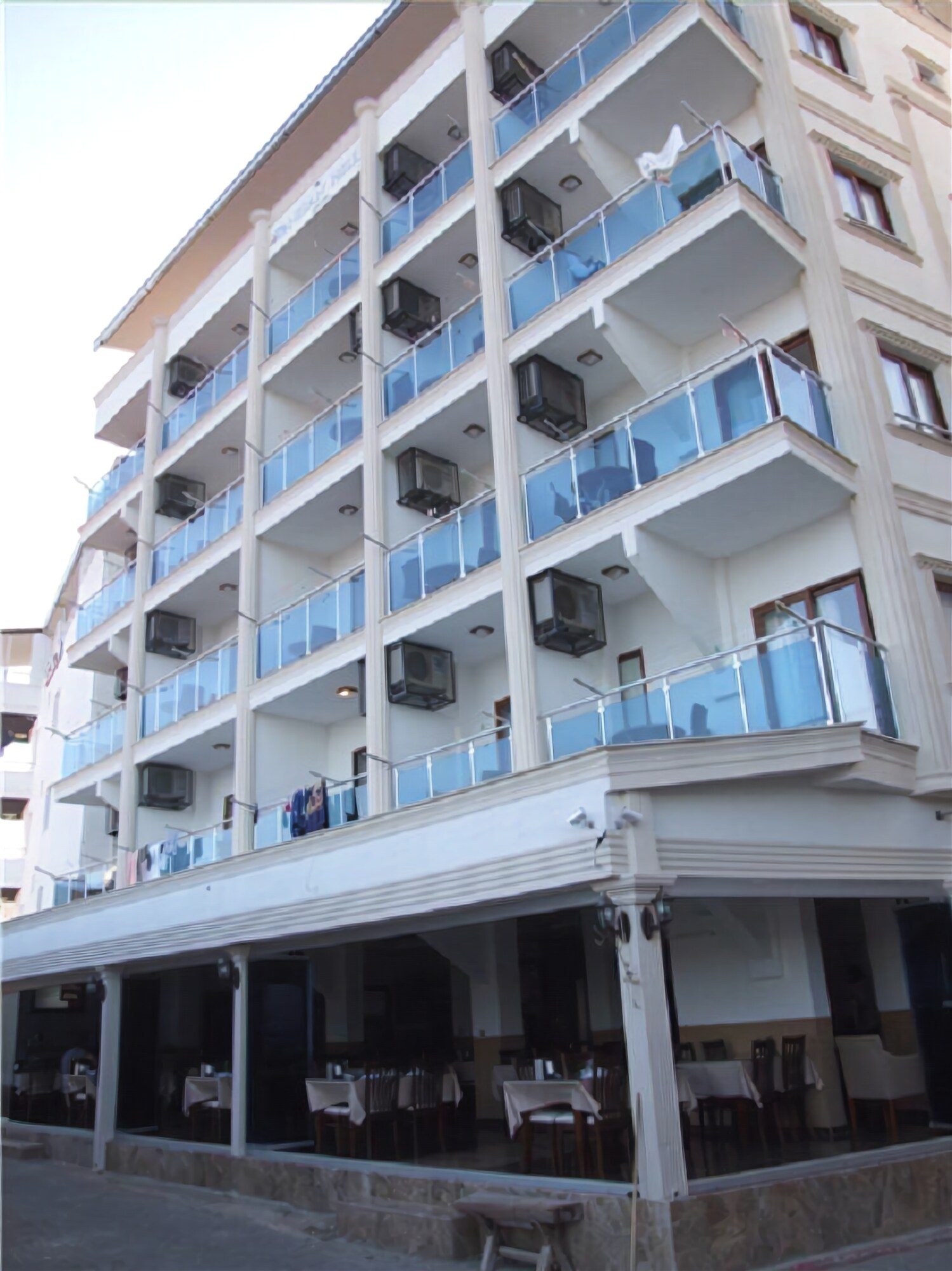 Nisan Hill Hotel