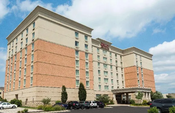 代頓北德魯裏套房酒店