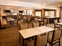 Red Lion Hotel Portland Airport - Airport Shuttle