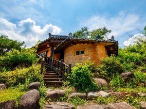 Sancheong Hanok Giunchan House Pension