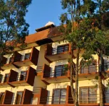 Cliff Edge Hotel - Lalibela - parking