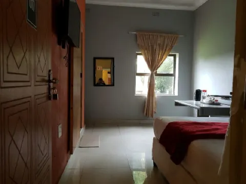 Central Lodge Hotels Hotels near Maboneng