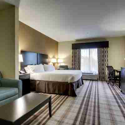 Holiday Inn Express & Suites Natchez South Rooms
