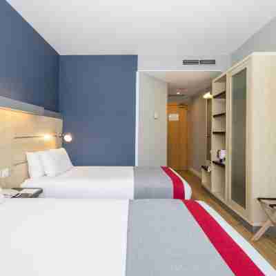 Holiday Inn Express Barcelona - Montmelo Rooms