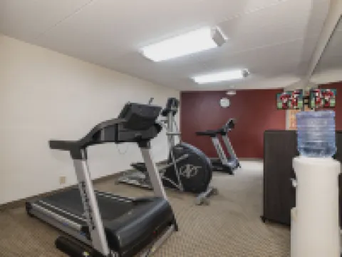 Red Roof Inn & Suites Macon Hotels in Macon