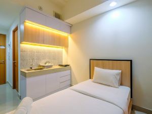 Best Deal Studio at Evenciio Apartment near Campus Area