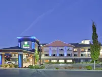 홀리데이 인 익스프레스 & 스위트 애슐랜드 바이 IHG 잭슨 카운티 호텔