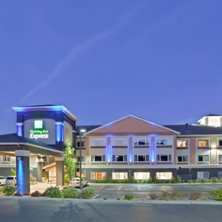 Holiday Inn Express & Suites Ashland