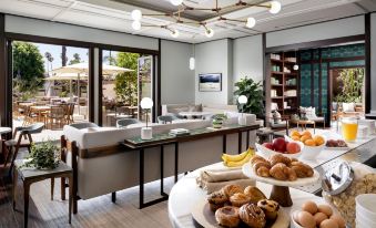 Ambrose Hotel