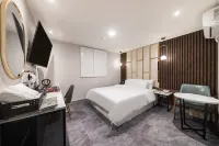 Bucheon (Wonjong-Dong) Riviera Hotel โรงแรมใกล้เขตกังโซ