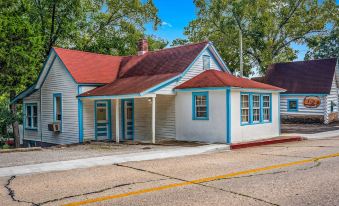 Log Cabin Inn