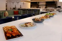 DoubleTree by Hilton Palmdale - breakfast