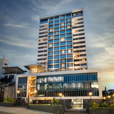 Grand Papua Hotel Отели рядом с достопримечательностью «Заповедник Порт-Морсби»