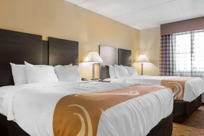Quality Inn & Suites Các khách sạn ở Harmarville