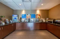 Comfort Inn & Suites - Harrisburg Airport - Hershey South - breakfast