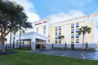 Hampton Inn North Myrtle Beach-Harbourgate Отели рядом с достопримечательностью «Костал Север Таун Сентер»