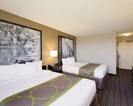 Super 8 by Wyndham Kapuskasing Hotels in Cochrane District