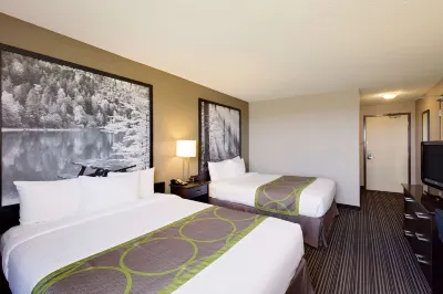 Super 8 by Wyndham Kapuskasing Hotels in Kapuskasing
