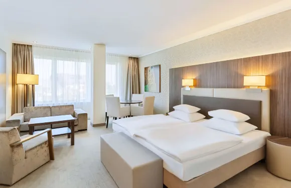 林茨席勒公園, 麗祺精選酒店