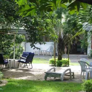 Lapu-Lapu Cottages & Restaurant