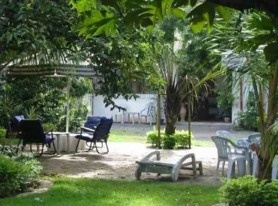 Lapu-Lapu Cottages & Restaurant Отели в г. 