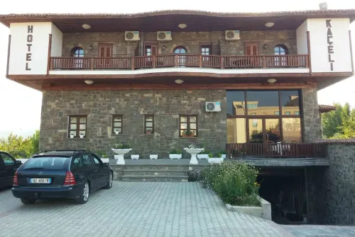 Kaceli Hotel Hotel di Kucove