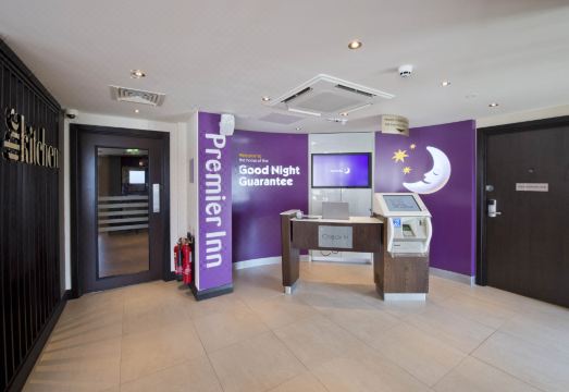 프리미어 인 펜리스 객실