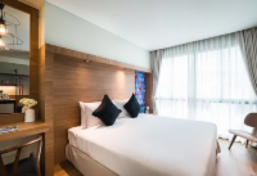 Sunshine Hip Hotel Các khách sạn gần Con đường bãi biển